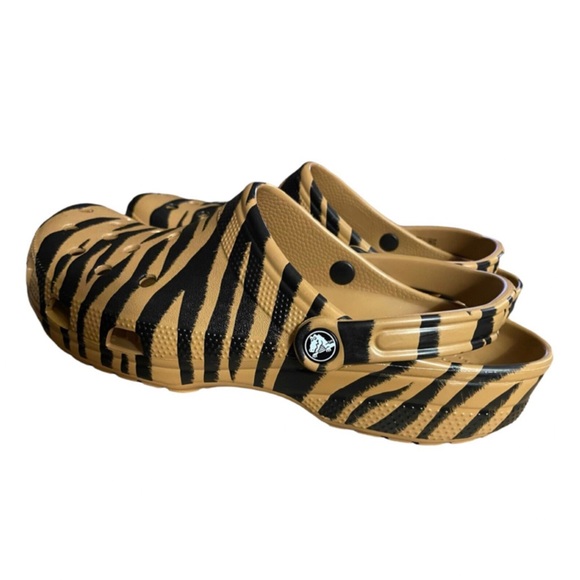 Crocs | Unisex Classic Animal Print Clog Zebra - Picture 4 of 9